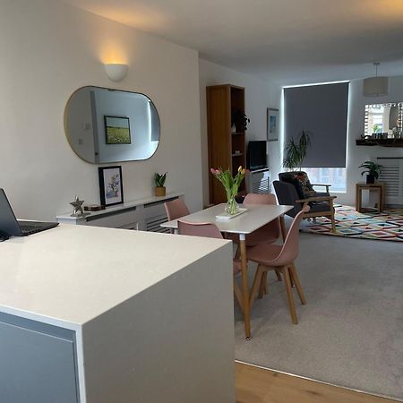 オックスフォードModern And Comfortable Flat With Private Parkingアパートメント エクステリア 写真